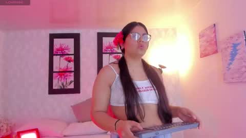 Snapshot of scarlettwhitmore chatting on October 2025 03:33:02 PM Scarlett Whitmore online show from October 2025 03:33:02 PM