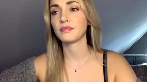 ScarlettxBlonde online show from April 2026 02:23:02 PM