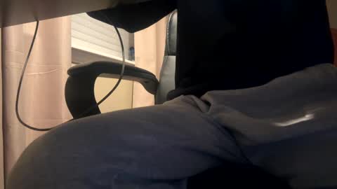 Snapshot of scb894682 chatting on December 2024 06:21:01 AM Skinny College Boy online show from December 2024 06:21:01 AM