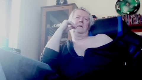 Snapshot of schnatter66 chatting on February 2025 09:08:01 AM Thomas online show from February 2025 09:08:01 AM