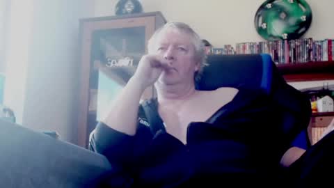 Snapshot of schnatter66 chatting on February 2025 09:24:02 AM Thomas online show from February 2025 09:24:02 AM