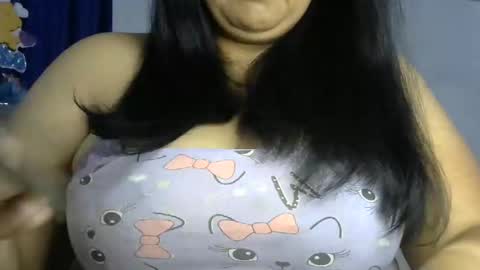 Snapshot of schoco_milf chatting on February 2025 11:19:02 AM mai latina online show from February 2025 11:19:02 AM