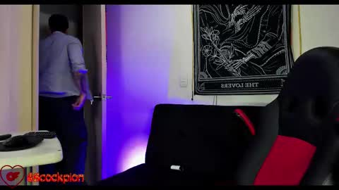 Snapshot of scockpion_ chatting on October 2025 06:58:02 AM Alejandro help me to reach 200 thumps up online show from October 2025 06:58:02 AM