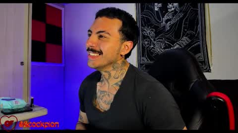 Snapshot of scockpion_ chatting on November 2025 08:02:01 AM Alejandro help me to reach 200 thumps up online show from November 2025 08:02:01 AM