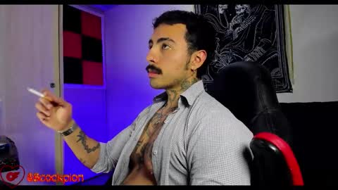 Snapshot of scockpion_ chatting on November 2025 03:17:01 AM Alejandro help me to reach 200 thumps up online show from November 2025 03:17:01 AM