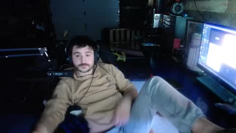 Snapshot of scotchthecat chatting on December 2024 10:03:02 PM Sup online show from December 2024 10:03:02 PM