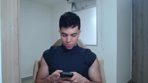 Snapshot of scott_brasher1 chatting on January 2025 08:58:02 PM Twitter Scott brasher1 Instagram Camiloestuardo2 online show from January 2025 08:58:02 PM