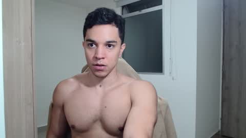 Snapshot of scott_brasher1 chatting on January 2025 01:37:02 AM Twitter Scott brasher1 Instagram Camiloestuardo2 online show from January 2025 01:37:02 AM