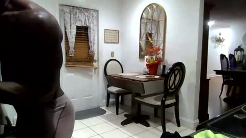 sdawg2xx online show from February 2026 03:48:01 AM