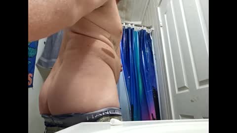 Snapshot of sdraftt45 chatting on December 2024 01:10:01 AM Arin online show from December 2024 01:10:01 AM