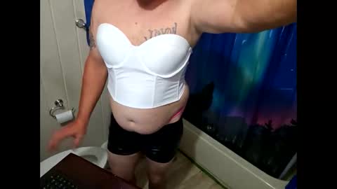 Snapshot of sdraftt45 chatting on February 2025 01:08:01 AM Arin online show from February 2025 01:08:01 AM