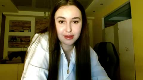 Elizabeth  online show from April 2026 06:37:01 PM