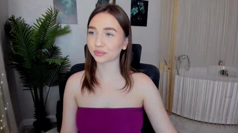 Kate online show from February 2025 07:31:02 PM