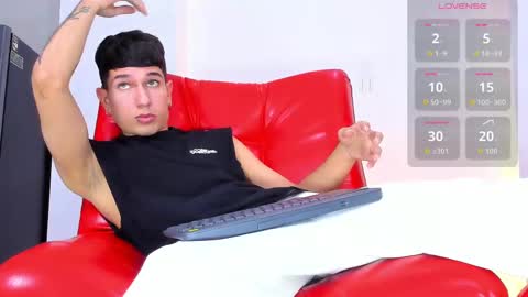 sebas_hall_ online show from November 2025 11:37:02 PM