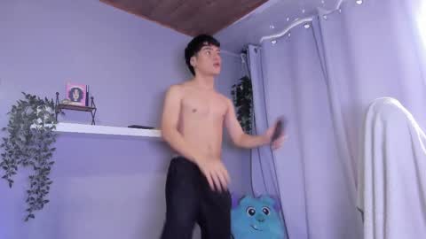 Snapshot of sebas_rosse chatting on May 2026 04:47:01 PM sebastian online show from May 2026 04:47:01 PM