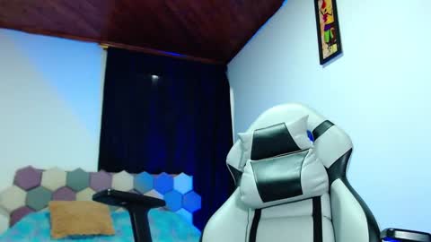 Snapshot of sebastian_025 chatting on December 2024 05:29:02 AM Sebastian online show from December 2024 05:29:02 AM