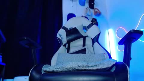 Snapshot of sebastian_025 chatting on November 2025 10:47:02 PM Sebastian online show from November 2025 10:47:02 PM