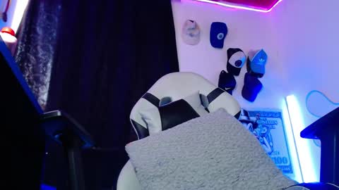 Sebastian online show from April 2026 07:00:01 PM