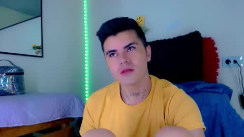 Sebastian online show from December 2025 04:01:01 PM