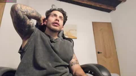 Snapshot of sebastianortizm chatting on June 2026 02:27:02 AM Lucian Sinclair online show from June 2026 02:27:02 AM
