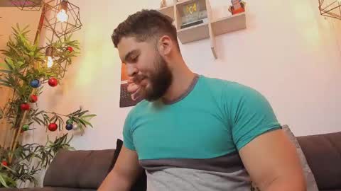 Instagram jeanpaulfit  online show from April 2026 10:18:01 PM