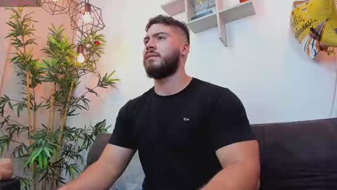 Instagram jeanpaulfit  online show from April 2026 11:32:01 PM