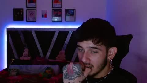 Snapshot of sebasxxl12 chatting on November 2025 11:48:01 PM Sebas online show from November 2025 11:48:01 PM