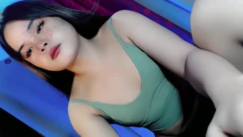 Snapshot of secret_affair18 chatting on December 2025 06:03:02 PM kwen online show from December 2025 06:03:02 PM