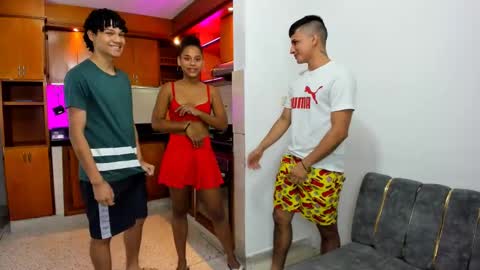 Snapshot of secrethause71605 chatting on January 2025 01:20:02 PM NIKOL online show from January 2025 01:20:02 PM