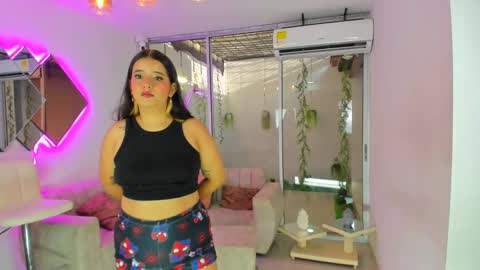 Snapshot of secrethause71605 chatting on September 2025 09:37:01 PM NIKOL online show from September 2025 09:37:01 PM