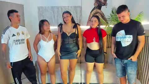 Snapshot of secrethause71605 chatting on December 2025 01:59:02 PM NIKOL online show from December 2025 01:59:02 PM