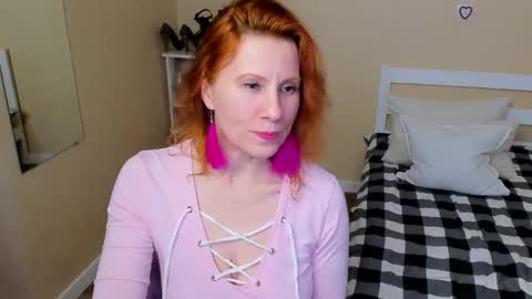 seductive_foxy_ online show from November 2025 07:09:01 AM