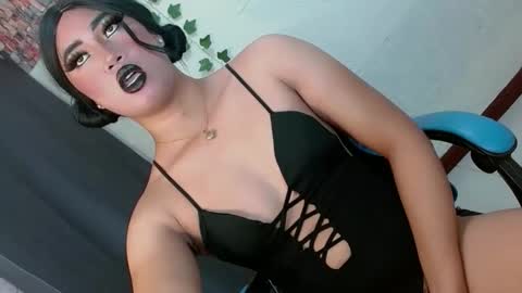 Snapshot of seductive_scarllete chatting on November 2025 11:42:02 PM SCARLETTE online show from November 2025 11:42:02 PM