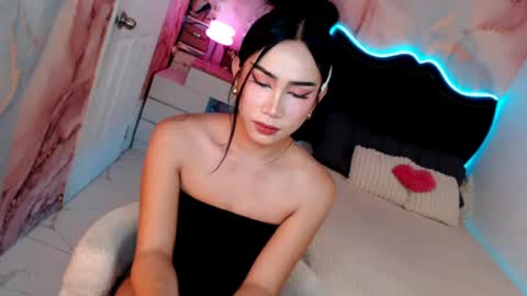 Snapshot of seductive_vana chatting on July 2026 05:44:01 PM Vanessa online show from July 2026 05:44:01 PM