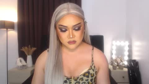 Snapshot of seductivelolalola chatting on February 2025 10:16:02 AM Natalie Mefford online show from February 2025 10:16:02 AM