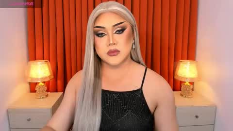 Snapshot of seductivelolalola chatting on February 2025 06:31:02 PM Natalie Mefford online show from February 2025 06:31:02 PM