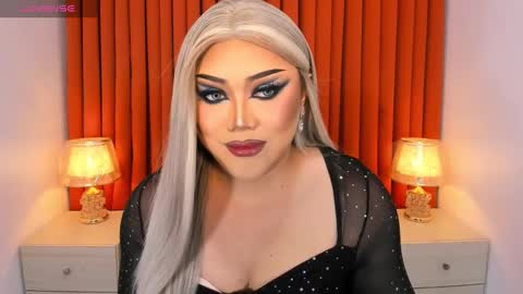 Snapshot of seductivelolalola chatting on February 2025 06:11:01 PM Natalie Mefford online show from February 2025 06:11:01 PM