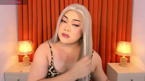 Snapshot of seductivelolalola chatting on February 2025 12:23:02 PM Natalie Mefford online show from February 2025 12:23:02 PM