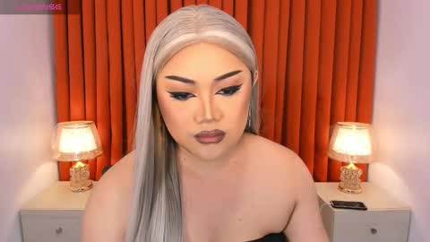 Snapshot of seductivelolalola chatting on February 2025 05:37:02 PM Natalie Mefford online show from February 2025 05:37:02 PM