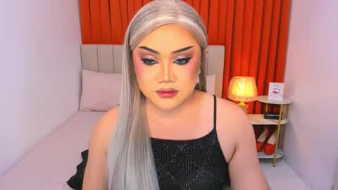 Snapshot of seductivelolalola chatting on March 2025 10:45:02 PM Natalie Mefford online show from March 2025 10:45:02 PM