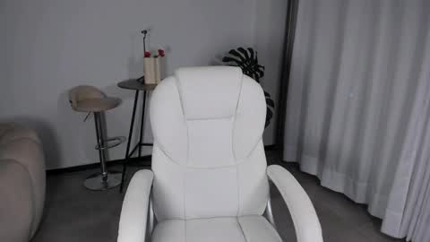 Snapshot of seductivelvet chatting on November 2025 02:02:02 AM Arihana online show from November 2025 02:02:02 AM