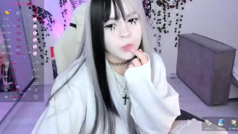 Selena  online show from November 2025 04:44:02 AM