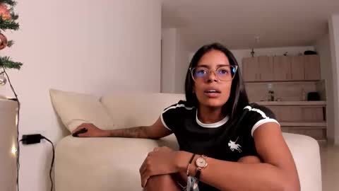 Adriana3 online show from December 2025 06:48:01 PM