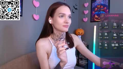 Selena online show from November 2025 02:02:02 AM