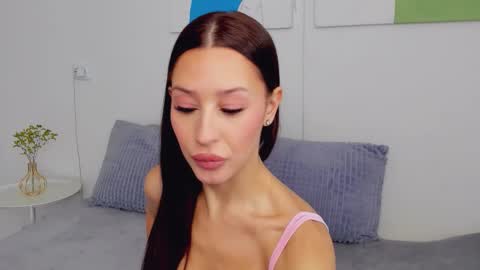 Selena online show from February 2026 07:03:02 AM