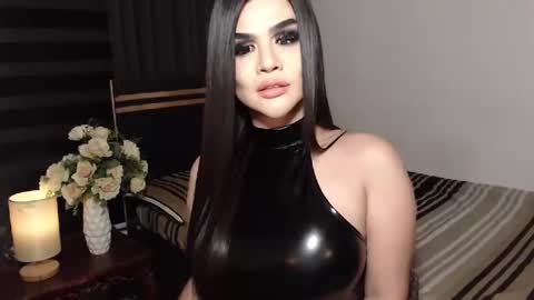 Snapshot of selenashemale chatting on December 2024 08:45:02 AM Selena online show from December 2024 08:45:02 AM