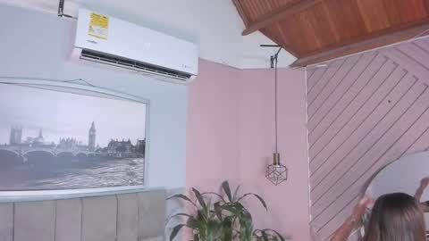 Selene online show from September 2025 04:14:01 AM