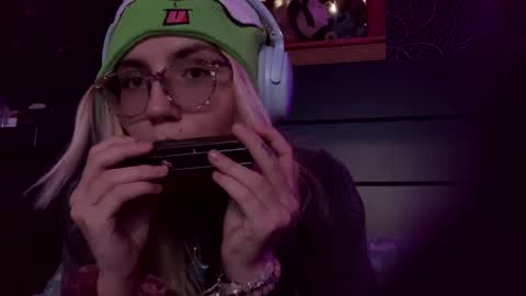 Selene online show from February 2025 07:39:01 PM