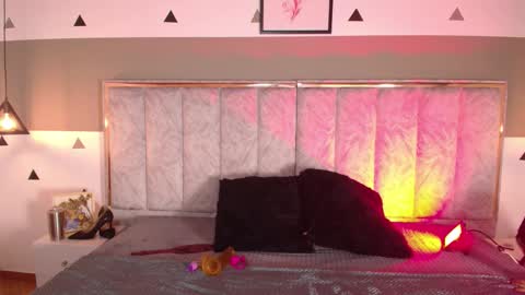 Snapshot of seleneblaze chatting on October 2025 11:36:02 AM Selene online show from October 2025 11:36:02 AM