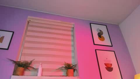 Selene  online show from March 2026 05:08:02 AM